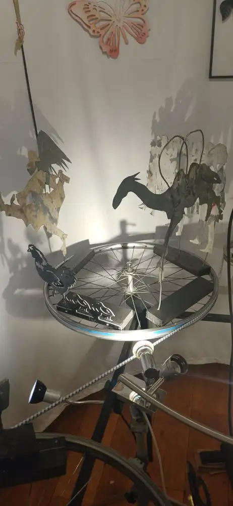 Sur les traces du Chat noir - intérieur du Carrousel des ombres